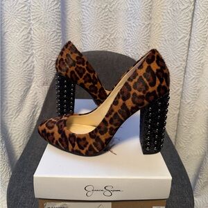 Jessica Simpson Alicia Leopard Pumps size 8 1/2